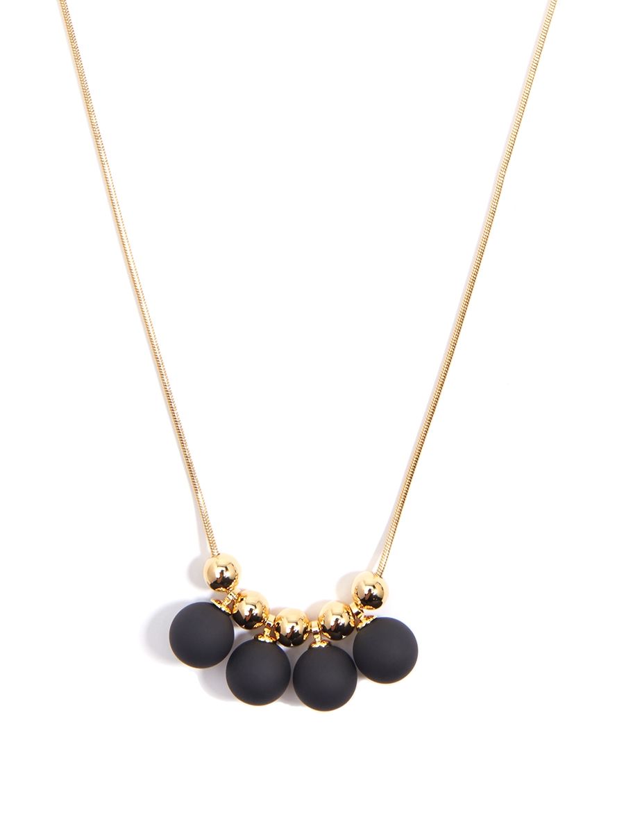 Zenzii Shiny Metal Necklace With Painted Metal Circle
