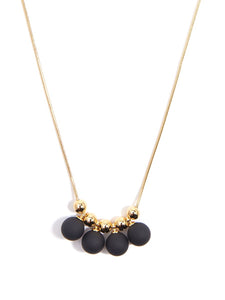 Zenzii Shiny Metal Necklace With Painted Metal Circle
