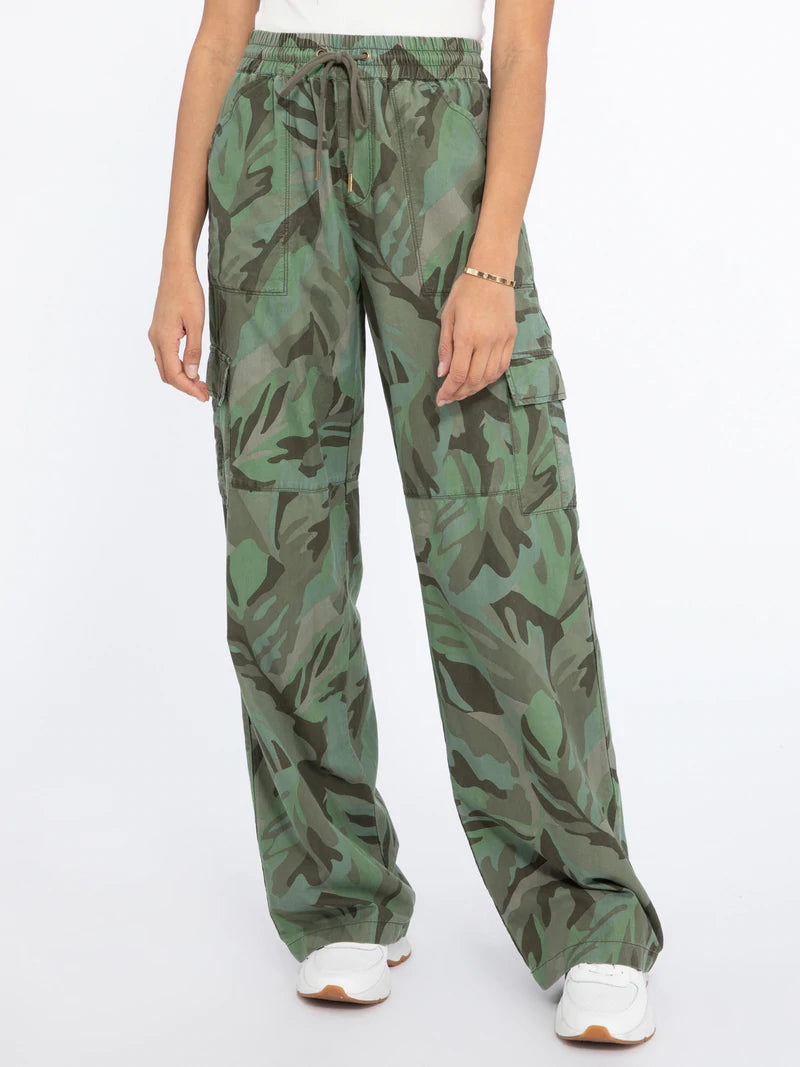 Sanctuary Clothing Terrain Pull on Pant Palm Camo