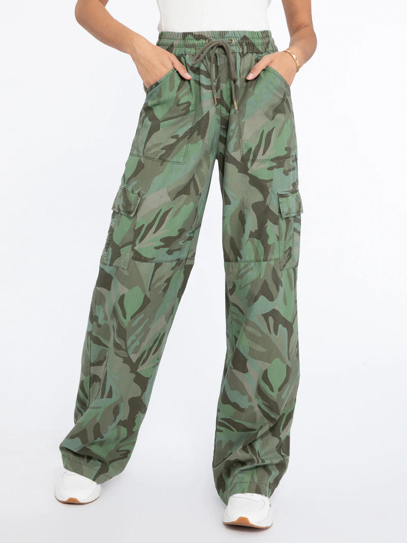 Sanctuary Clothing Terrain Pull on Pant Palm Camo