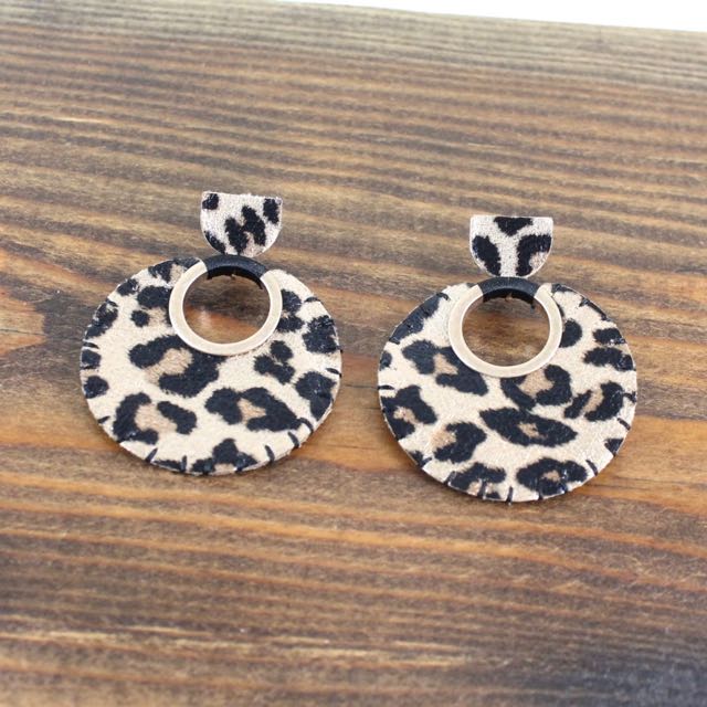 Pretty Persuasions Leopard Earrings